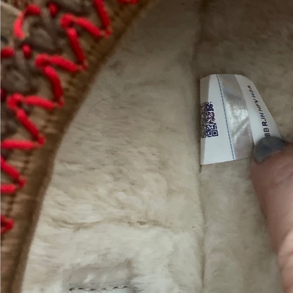 UGG Tazz Maxi Tasman Slippers with Red Stitching - Picture 3 of 4